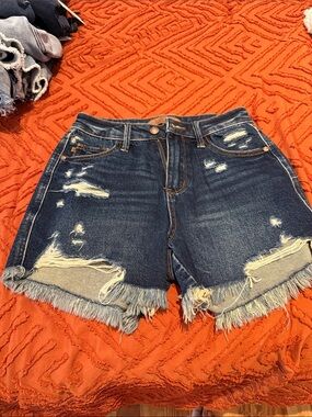Judy Blue distressed shorts size small